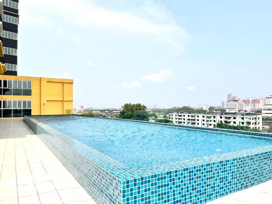 Urban Home-Swimming Pool-City Center Malacca Exteriér fotografie